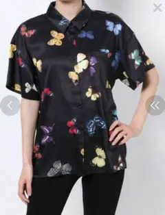 (新品)merry jenny ハーフスリーブmothシャツのサムネイル