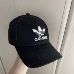 adidas 黒 キャップ ロゴ刺繍