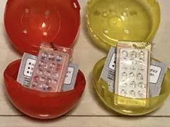 サンリオ　ボンボンドロップシール　ミニチュアチャーム　キティ　ポムポムプリン