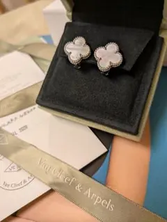 Van Cleef & Arpels ヴィンテージアルハンブラピアス　WG