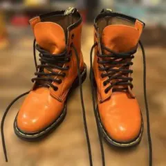 ドクターマーチン　イングランド産　ホワイト社