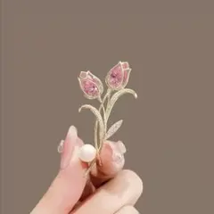 チューリップモチーフ ブローチ ピンク 2.9cm*5.5cm
