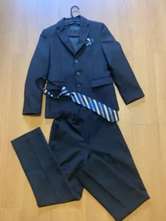 フォーマルスーツ ダークグレー ストライプ柄