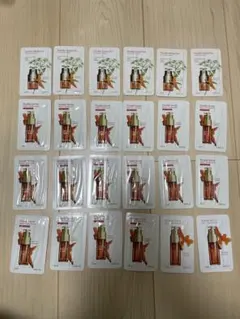 クラランス　ダブルセーラム　美容液　サンプル　２４個