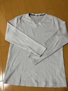 グレー ストライプ Vネック 長袖カットソー