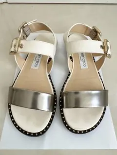 JIMMY CHOO フラットサンダル ホワイト ゴールドのサムネイル