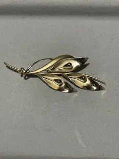 ヴィンテージvintage金系カラー花束モチーフのブローチ(年数経過品)