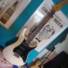 Elioth S-305 エレキギター HSS仕様 ソフトケース付 レッドカラー