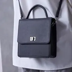 Loose/ ルース　2way スクエアショルダーミニバッグ　ブラック系