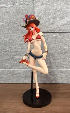ワンピース　ナミ　フィギュア