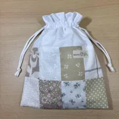 ハンドメイド　巾着袋　ポーチ　小物入れ　パッチワーク　ナチュラル　小物整理
