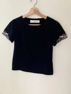 TOCCO レース袖リブトップス　刺繍レース袖のサムネイル