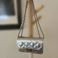 シルバー キルティング ショルダーバッグ　未使用　本革