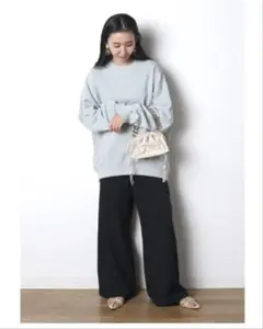 完売品♡ミーリー　無地トレーナー　薄手裏毛素材　水色　シンプル　定番　着回し抜群