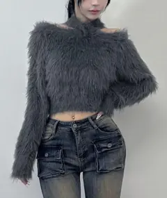FOLLOWIN ファークロスネックショートトップス　グレー　韓国　ワンホンのサムネイル