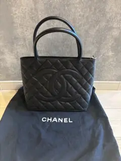 CHANEL ブラック キルティング ハンドバッグ