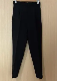 【美品】GUテーパード黒パンツ Mサイズ　センタープレス　ストレッチ