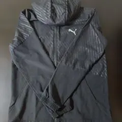 Puma ブラック ウィンドブレーカー
