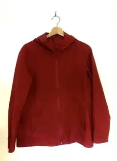 ブロックテックパーカ ユニクロ