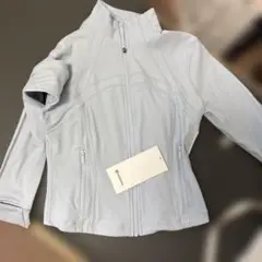 新品未使用ルルレモン define croppedジャケット nulu