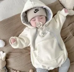 NIKE フード付きロンパース アイボリー 73