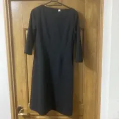 ユニクロ　ポンチワンピース　黒