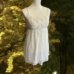 ホワイト 花柄刺繍 スリーブレスキャミソール