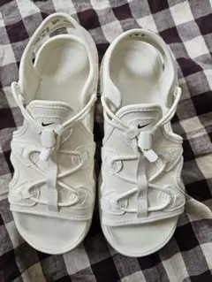NIKE　エアマックスココサンダル(カラー：クリーム)25㎝