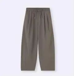 ジーユー　GU バレルレッグプルオンパンツQ オリーブ　S