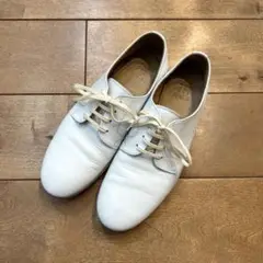 que shoes　ホワイト Mサイズ　美品 que shoes キュー シューズ レザー レースアップシューズ M(23.5