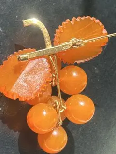 ヴィンテージ ロシア キリル 刻印 琥珀 アンバー 彫刻 葡萄 葉 ブローチ