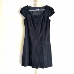 バーバリーブルーレーベル　ノバチェック　ホースロゴ付き　プリーツ黒　38