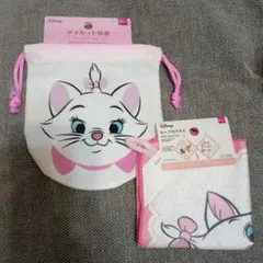 【新品】ディズニー　マリーちゃん　ルーム付タオル　ダイカット巾着　 2点セット