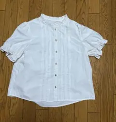 INGNI フリル付きホワイトシャツ 半袖