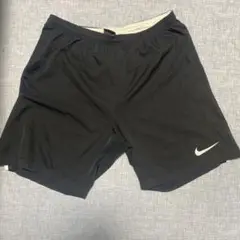 Nike 黒 ショートパンツ