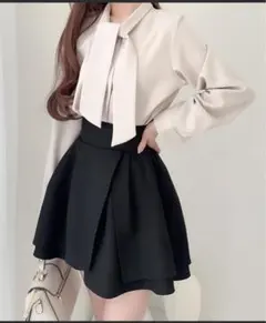 mily bilet スリットデザインスカパン ミニスカート　フレア　ブラック