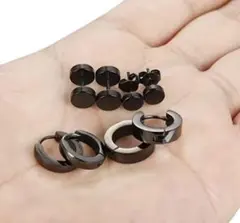 新品未使用　ブラックピアスセット フープ　スタッド　メンズ　シンプル　韓国