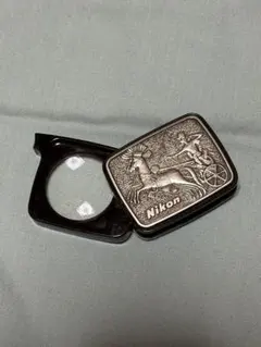 レア⭐︎Nikon製　馬と弓矢のデザインのルーペ
