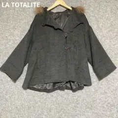 LA TOTALITE フードディー ラクーンファー ダークグレーウールコートのサムネイル