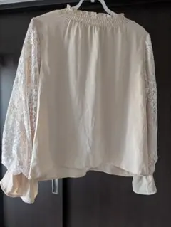 ベージュ レース バルーンスリーブ ブラウス