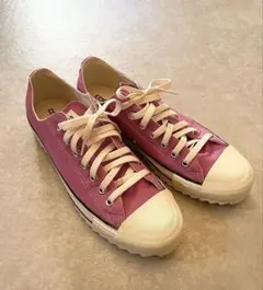 ピンク スニーカー