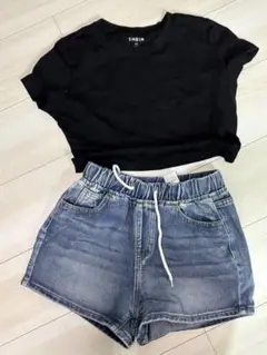 #58 SHEIN 黒Tシャツとデニムショートパンツセット