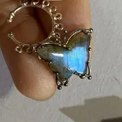 天然石　蝶々　ラブラドライト　イヤーカフ　イヤカフ　ハンドメイド作家様