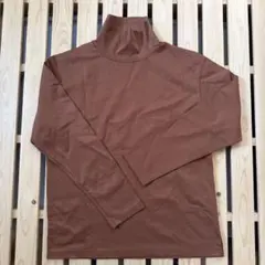 ABAHOUSE ブラウン タートルネック Tシャツ 48のサムネイル