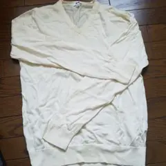 ユニクロVニットセーター