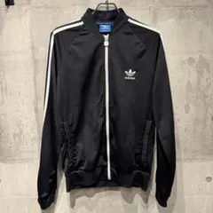 adidas トラックジャケット 黒 3ライン トレフォイル 刺繍ロゴ ジャージ