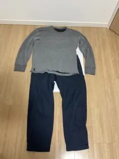 UNIQLO グレー長袖Tシャツとネイビーパンツセット M