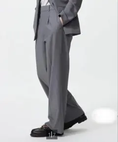UNIQLO タックワイドパンツ　 グレー　Mサイズ