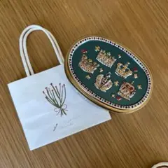 青山デカーボネコトランプ缶＆カファレルミニ缶 ネコのトランプ缶」宝石煌めく“王冠マグネット”付きクッキー缶
