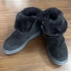 21cm ブラックファー付きショートブーツ